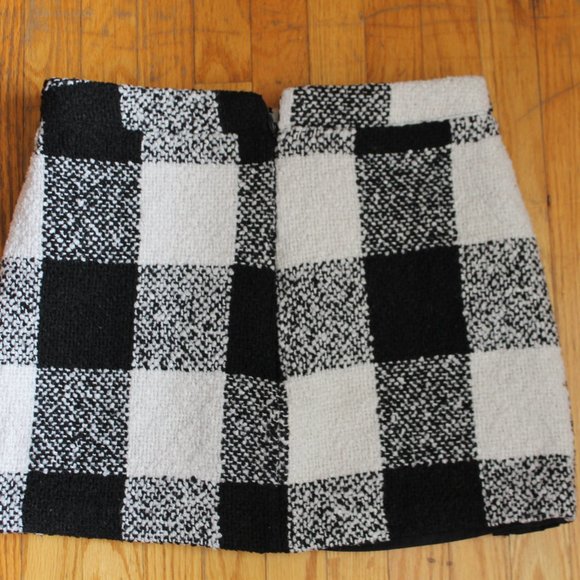 black and white checkered Forever21 mini skirt (M) - Picture 2 of 2